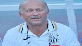 حمّار يصر على حضور الفرنسي لانغ في حفل توقيع سعدان