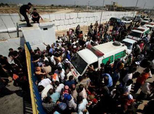 Les aides bloquées au passage de Rafah
