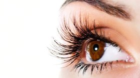 تساقط الرموش قد يكون عارضا مرضيا!