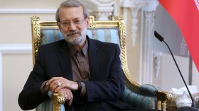 صراع الأجنحة في إيران يفتح ملفات فساد عائلة لاريجاني