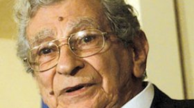 المخرج  يوسف شاهين يلفظ أنفاسه الأخيرة بعد معاناة مع المرض