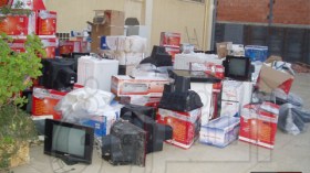 عصابات السطو تبيع “غنائم” التخريب بالدينار الرمزي