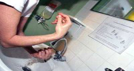 Manque “flagrant” d’observance du lavage des mains chez le personnel médical (Dr Timsiline)