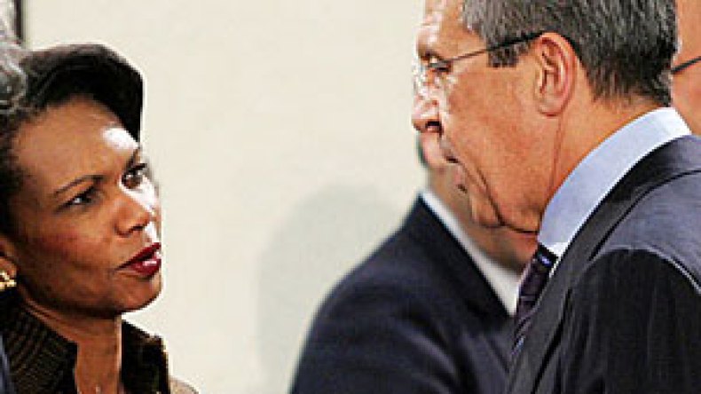 رايس تحذر روسيا من سياسات تقود إلى العزلة