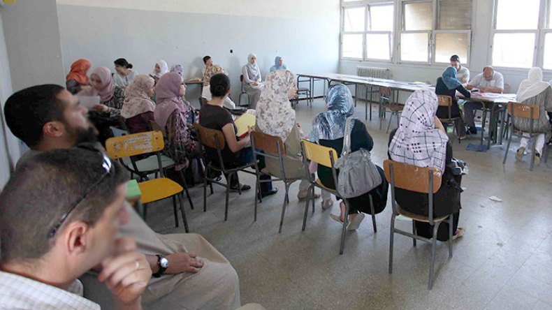 أساتذة غير مرسمين لتكوين الأساتذة الجدد!