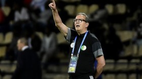 الناخب الوطني الأسبق يعتزل مهنة التدريب