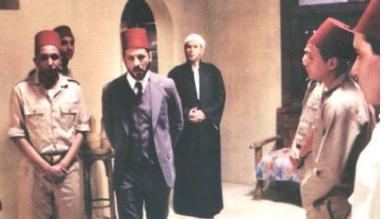 تلفزيون‭ ‬محمود‭ ‬عباس‭ ‬يقصف‭ ‬حماس‭ ‬تلفزيونيا‭ ‬عبر‭ ‬مسلسل‭ ‬‮”الجماعة‮”!‬