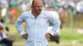 لوغاروزيتش يستنجد بمدربي النوادي المحلية للإطاحة بـ “الخضر”