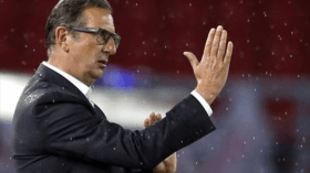 ليكنس يفاضل بين زيتي وقديورة في منصب الظهير الأيمن
