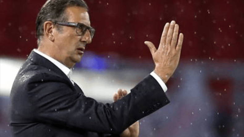 ليكنس يفاضل بين زيتي وقديورة في منصب الظهير الأيمن