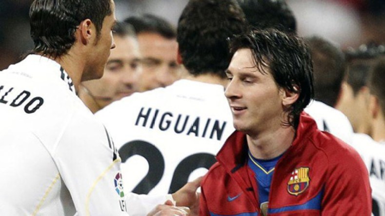 ميسي يناصر إسبانيا ويتفادى الرد على رونالدو