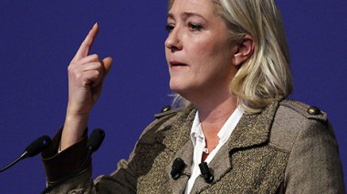 Participation de Fabius et Macron à l’inauguration de Renault: Marine le Pen humiliée !
