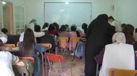 3 وزارات مطالبة بوضع حد لدروس المستودعات!