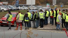 فرنسا تناشد “السترات الصفراء” بعدم التظاهر يوم غد السبت