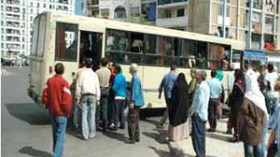 فرار‭ ‬جماعي‭ ‬للموظفين‭ ‬انتهى‭ ‬باحتجازهم‭ ‬عبر‭ ‬الطرقات‭ ‬