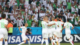 يجوز للاعبي الخضر الإفطار في رمضان إذا باشروا اللعب