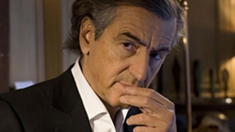 ‮”‬الشعب‭ ‬الجزائري‮ ‬يعاني‮ ‬الأزمة‮.. ‬إلا‮ ‬أنه‭ ‬لا‭ ‬ينساق‭ ‬وراء‭ ‬جندي‭ ‬مجهول‮”‬