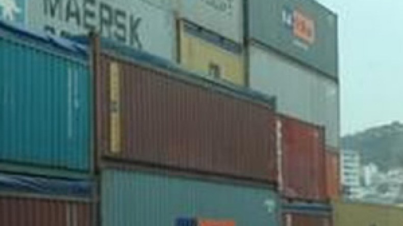 تحقيقات لإحصاء الحاويات المختفية وفضح المتورطين