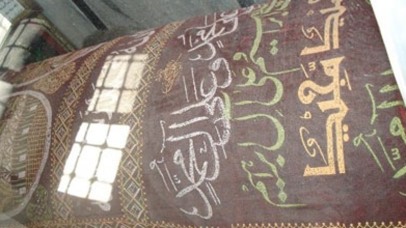 الشروق تنجح في الوصول إلى ضريح الصحابي الجليل أبو هريرة