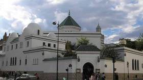 “مسجد باريس” تخلى عن مهامه.. والتبرّعات تـُصرف في غير محلها