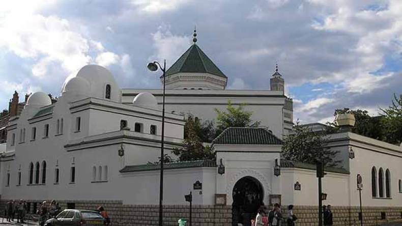 “مسجد باريس” تخلى عن مهامه.. والتبرّعات تـُصرف في غير محلها