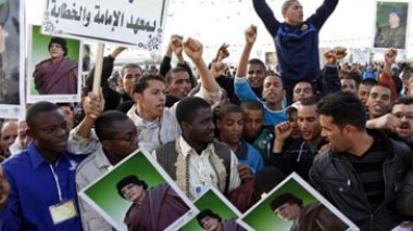 Libye : des milliers de partisans du colonel Kadhafi appellent au jihad