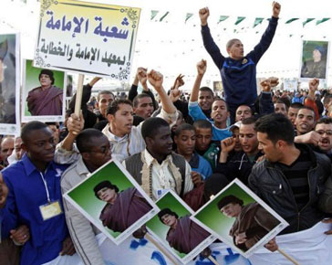 Libye : des milliers de partisans du colonel Kadhafi appellent au jihad