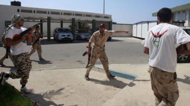 Libye: les rebelles prennent le QG de Kadhafi à Tripoli