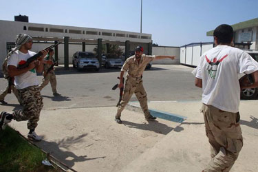 Libye: les rebelles prennent le QG de Kadhafi à Tripoli