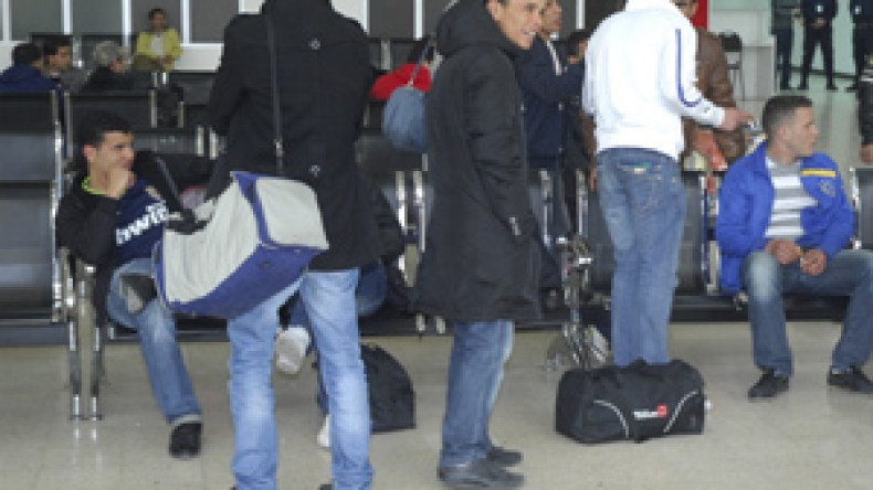 جزائريون‭ ‬عائدون‭ ‬من‭ ‬ليبيا: شوارع‭ ‬طرابلس‭ ‬غارقة‭ ‬في‭ ‬الدماء‭ ‬والليبيون‭ ‬أمنوا‭ ‬وصولنا‭ ‬إلى‭ ‬السفارة