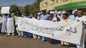 ليبيون ينظمون وقفة للمطالبة بفتح الحدود مع الجزائر