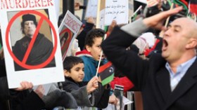 ‮”‬الثوّار‮”‬‭ ‬يحرّرون‭ ‬السفارة‭ ‬الليبية‭ ‬بواشنطن