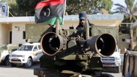 انفجار يدمّر مركز شرطة في بنغازي