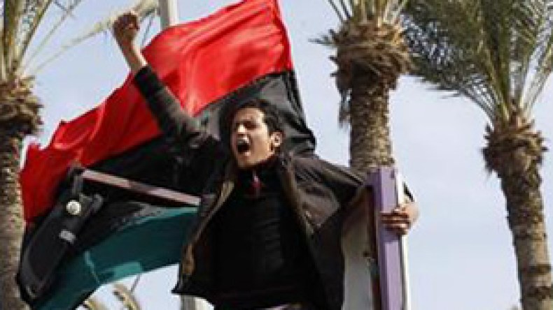 باخرة طاسيلي 2 تنقل الجزائريين تحت حماية ثوار بنغازي