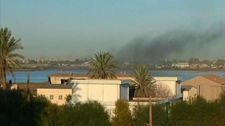 انفجاران بمحيط مطار معيتيقة في ليبيا