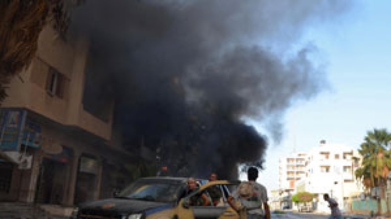 القذافي خارج طرابلس وأبناؤه فرّوا منذ فترة خارج ليبيا