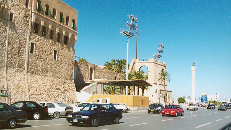 “جزية” الألف دولار تحرّض جزائريين على “مقاطعة” ليبيا