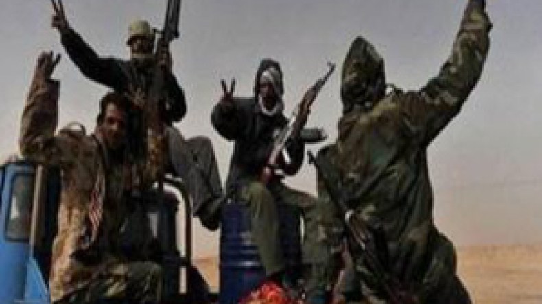 منعنا الثوار من تفجير شاحنات تحمل البنزين إلى القذافي في تونس