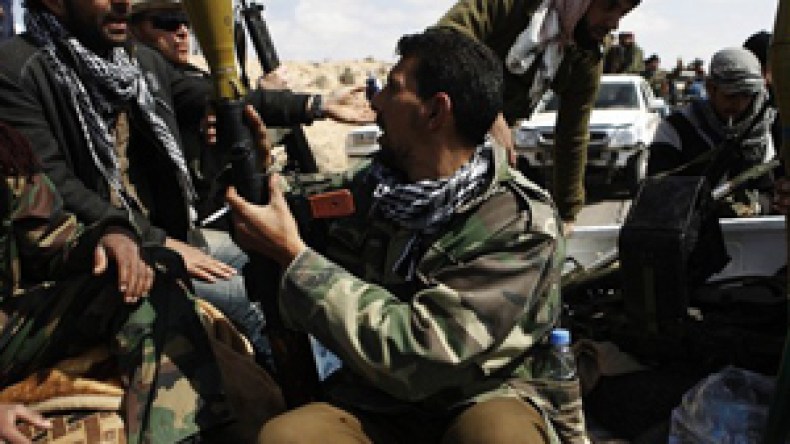 تكتل دولي يبحث سبل تمويل المعارضة الليبية المسلحة بروما