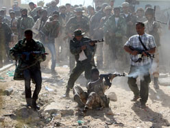 Libye: les combattants pro-CNT avancent rapidement dans Bani Walid