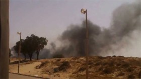 إغلاق مطار طرابلس الليبي بعد إصابته بصواريخ