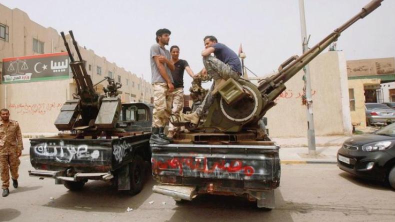 تجدد القتال في بنغازي وارتفاع عدد القتلى الى 130