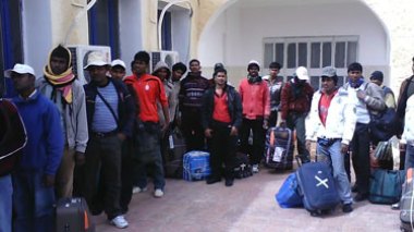 Les cadres libyens fugitifs réclament leur intégration dans la vie professionnelle en Algérie