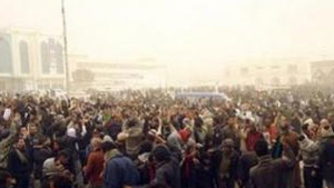 ألفا نازح من ليبيا نحو الجزائر منهم 600 مصري