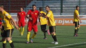 الرابطة المحترفة الثانية: ثلاثي الريادة في خطر وقمة بتلمسان