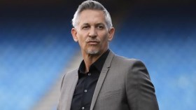 لاعب انجليزي معتزل يُهاجم جيش “الاحتلال الصهيوني”