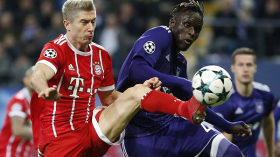 زوجة ليفاندوفسكي تكشف عن هوية الفريق المقبل للاعب!