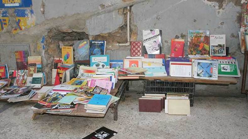 كنوز الجزائر القديمة ومكتبات الأقدام السوداء على أرصفة العاصمة