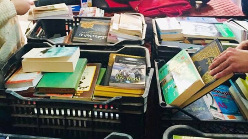 منظمو مشروع أبوليوس يجمعون 480 كتاب مخصصة لمكتبات ومقاهي باتنة