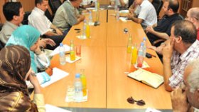 “لسنا بزناسية وسنطلّق تجارة الكتب إذا لم تتراجع الدولة عن قرارها”